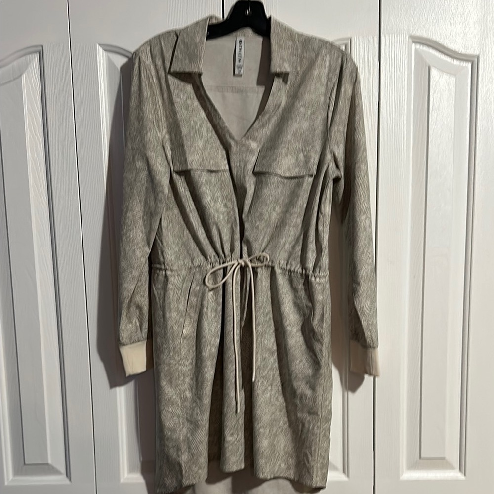 Athleta Beige/Tan Print Long Sleeve Dress